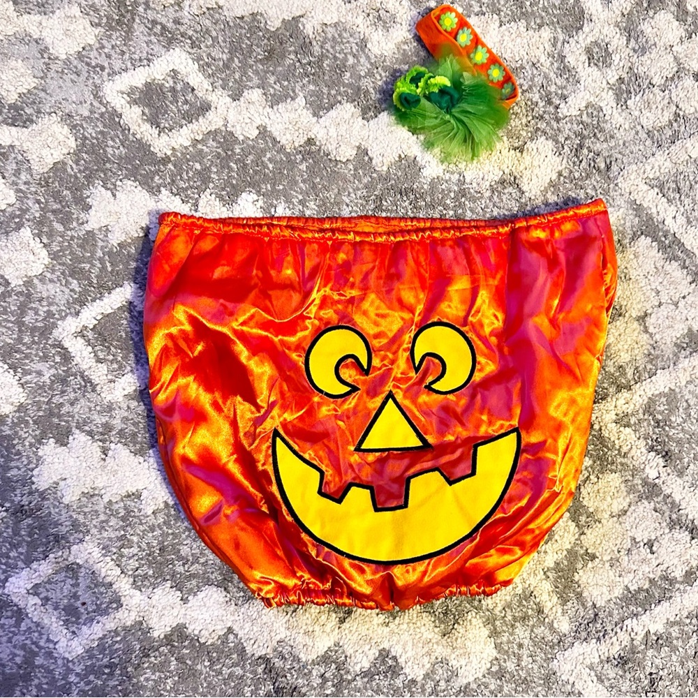 Pumpkin costume with headband for baby